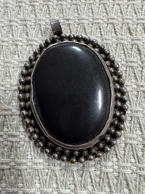 Jewelry - Vintage Black Onyx Stone Pendant with Beaded Silver Frame